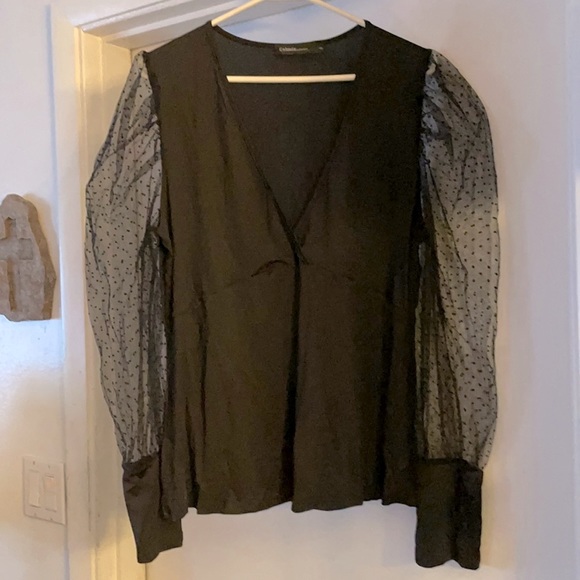 celmia collection Tops - NWT Celmia Fits 2X or 4X V-neck embellished sleeve